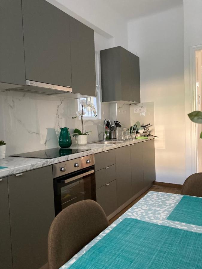 Great Apartment With Terrace In Central Athén Kültér fotó